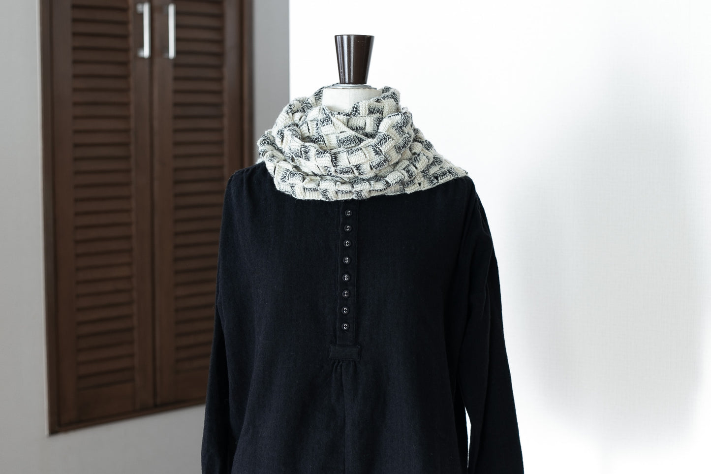 "Square Garland Shawl" Crochet Pattern