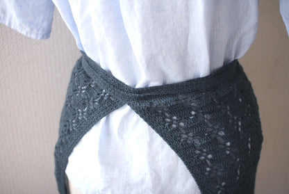 "Dress up apron" Crochet Pattern
